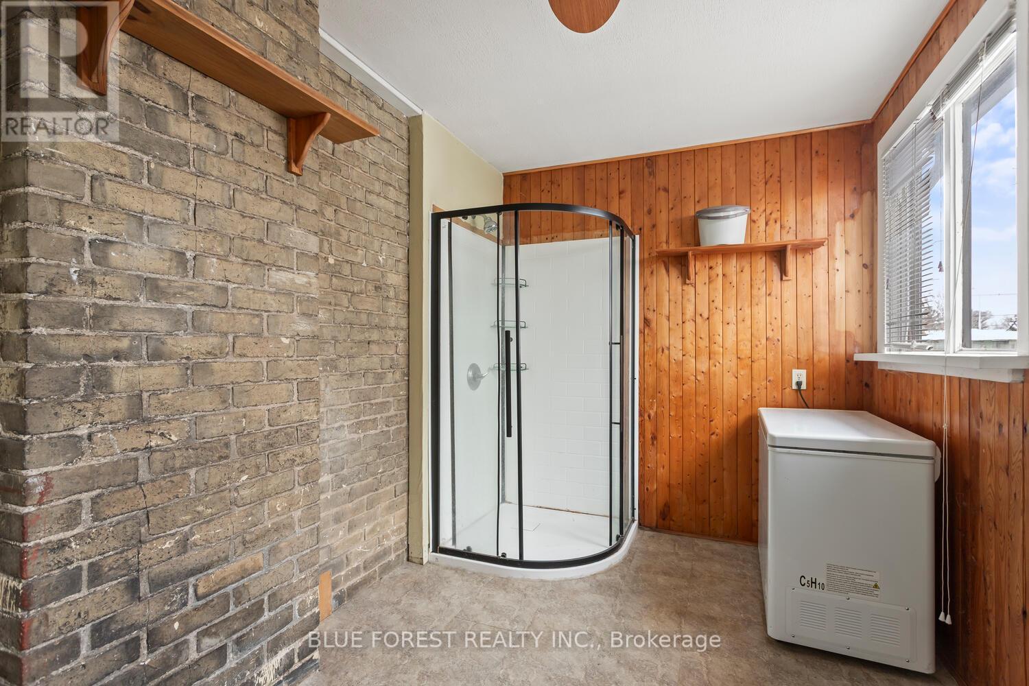 392 Spruce Street, London East (East H), ON - Indoor