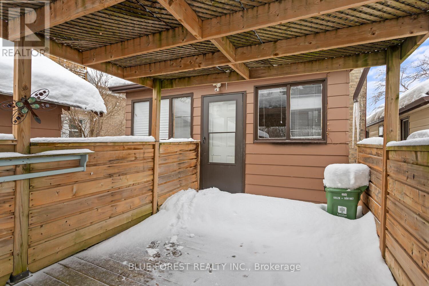 392 Spruce Street, London East (East H), ON - Outdoor With Exterior