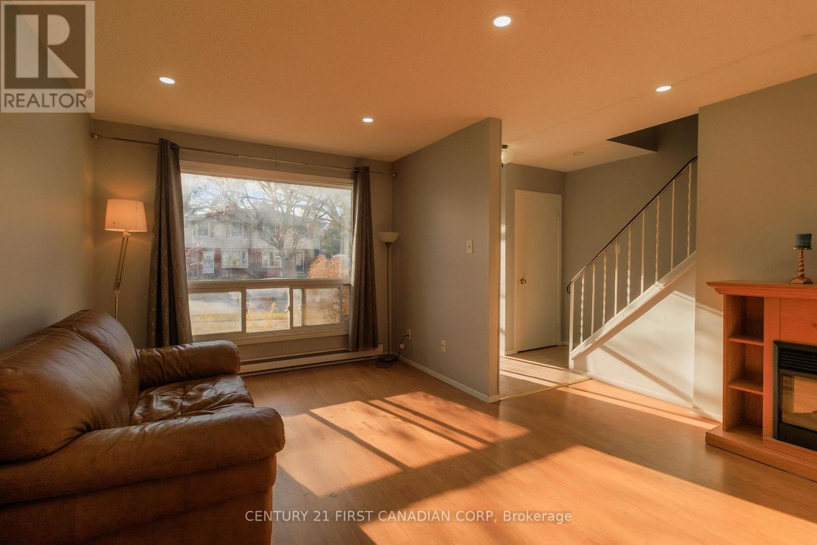 208 - 1775 Culver Drive, London East (East H), ON - Indoor Photo Showing Living Room