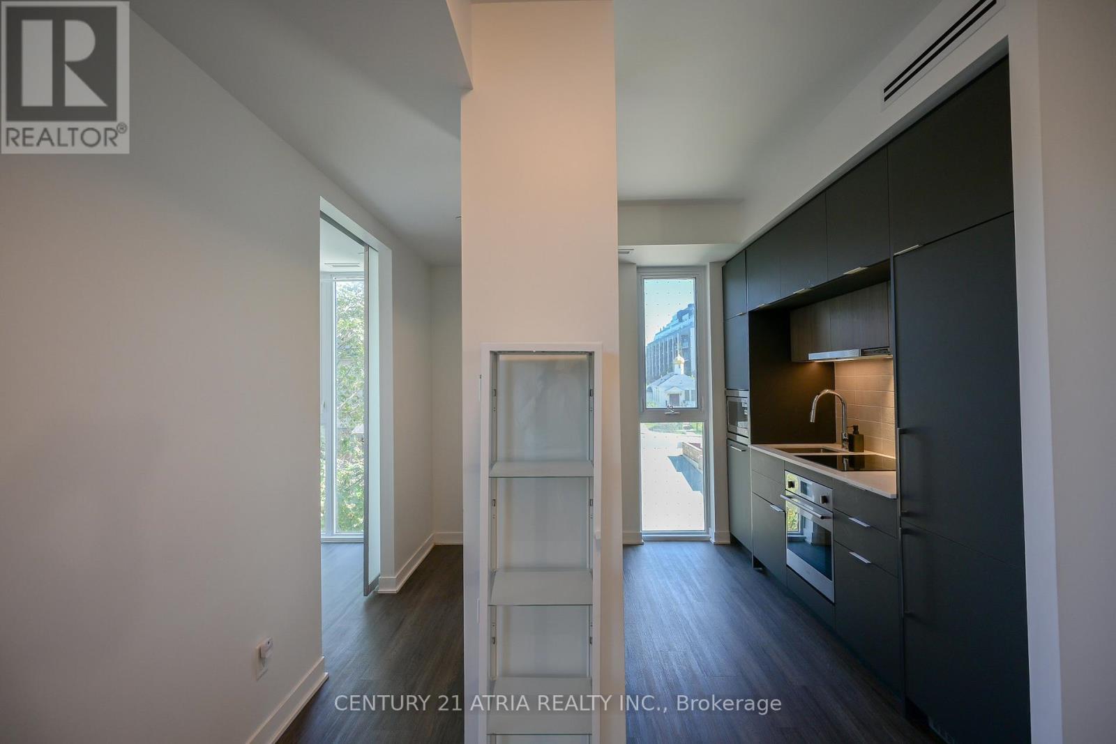 303 - 185 Alberta Avenue, Toronto, ON - Indoor Photo Showing Other Room