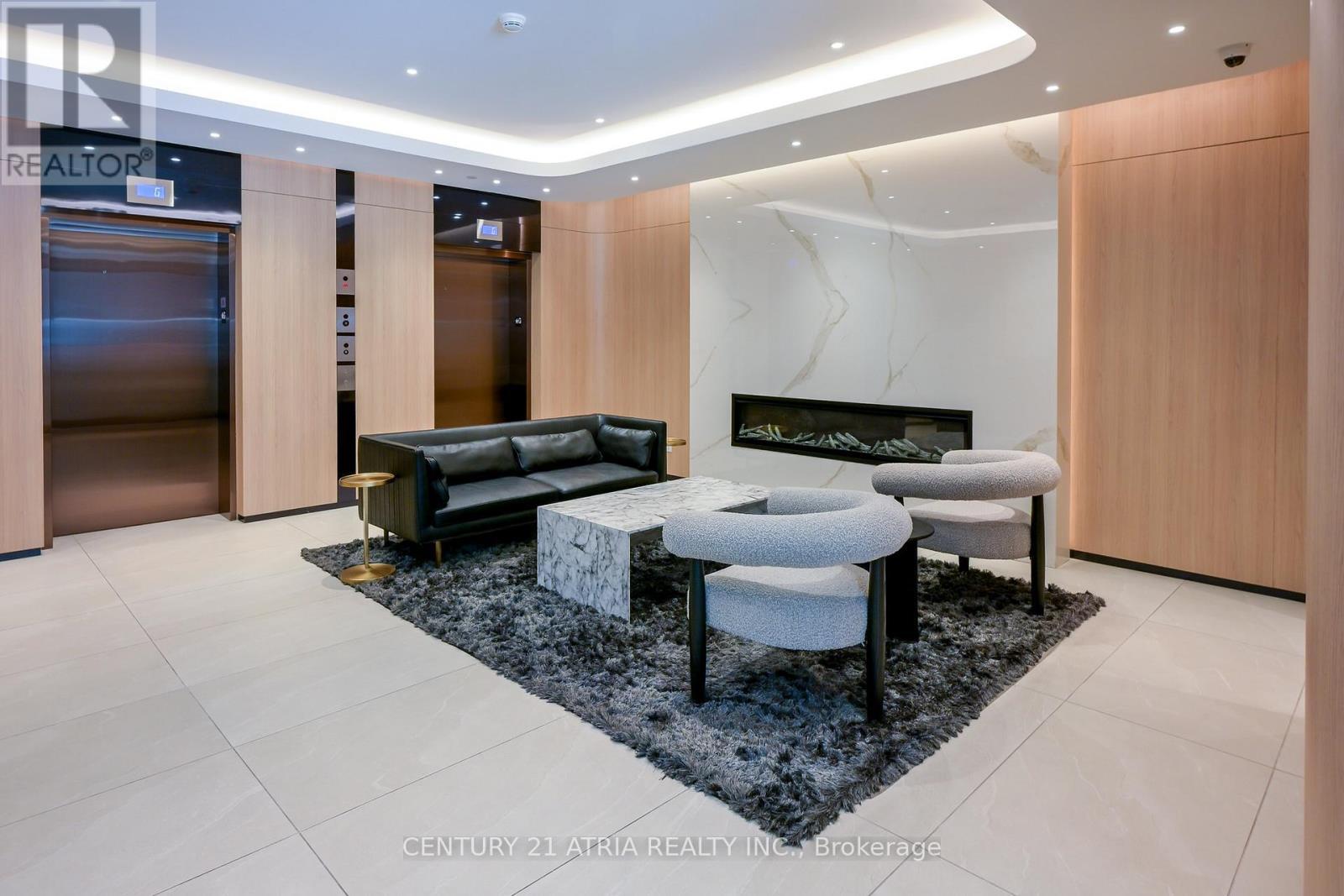 303 - 185 Alberta Avenue, Toronto, ON - Indoor Photo Showing Other Room