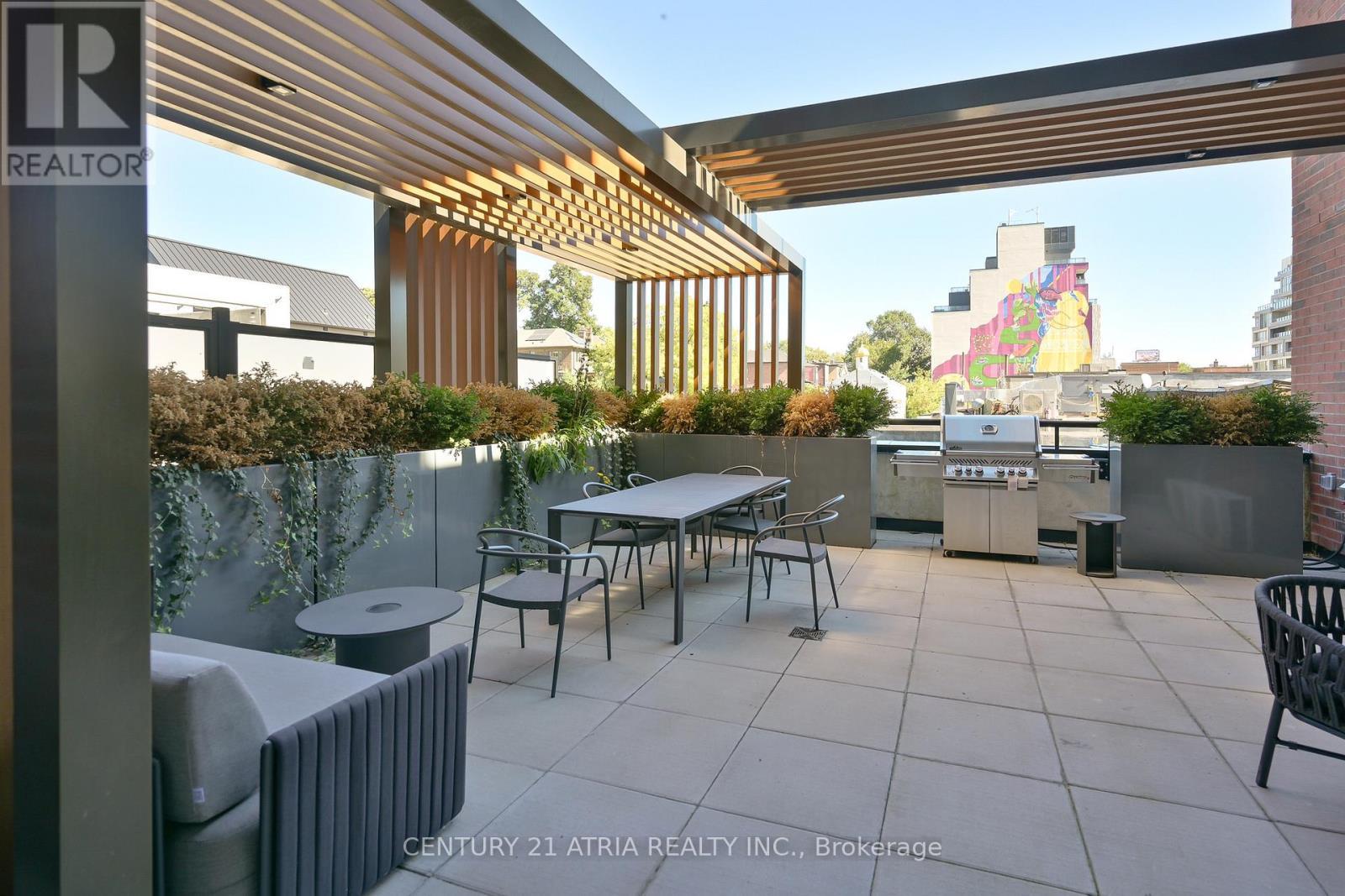 303 - 185 Alberta Avenue, Toronto, ON - Outdoor