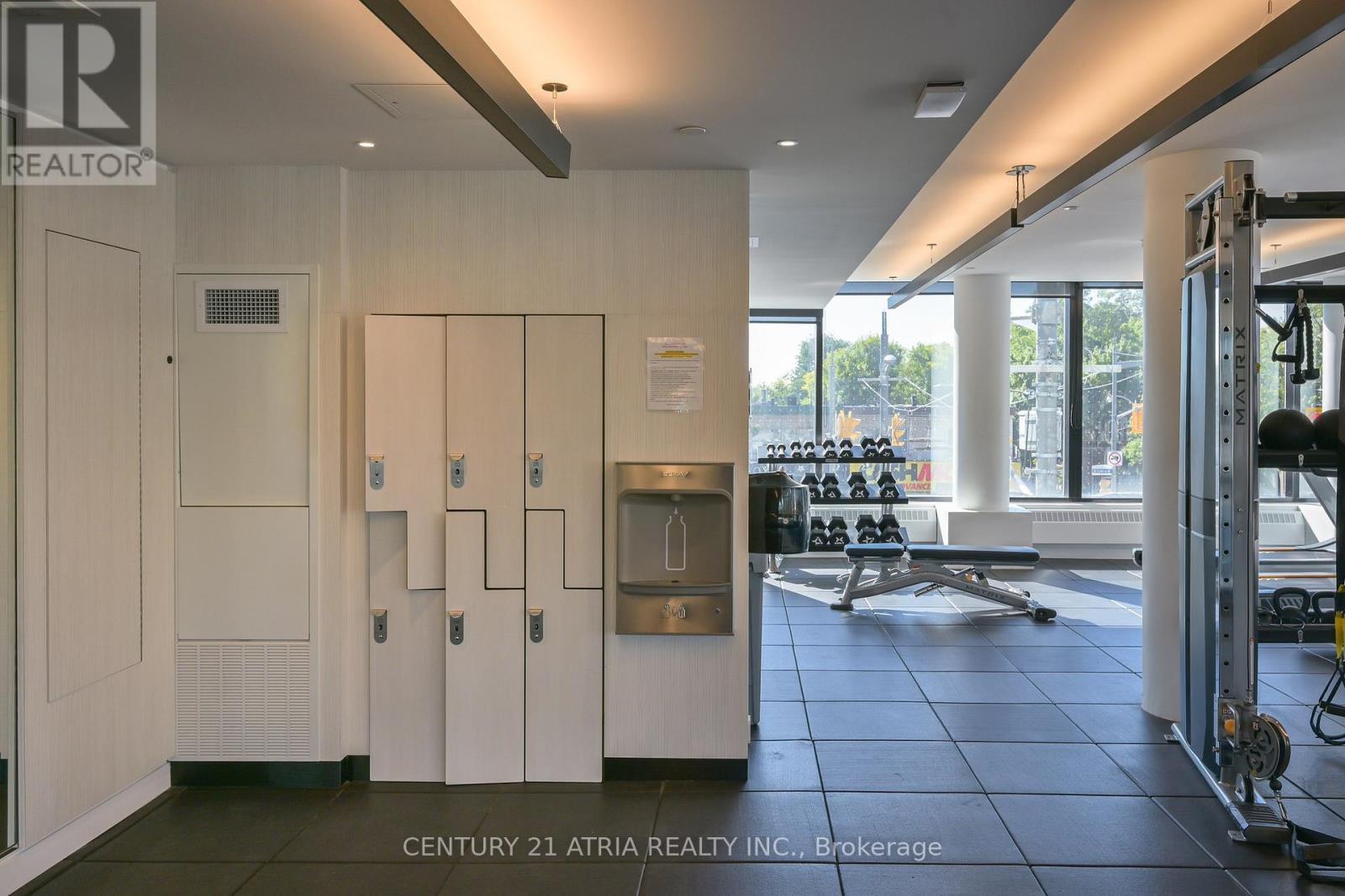 303 - 185 Alberta Avenue, Toronto, ON - Indoor Photo Showing Gym Room