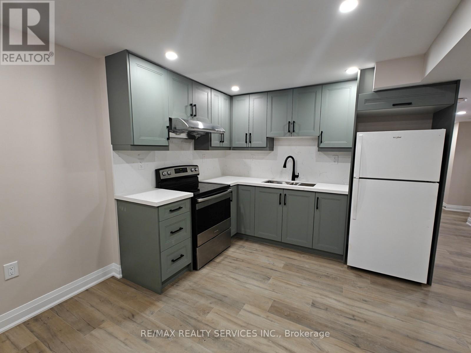 Basement - 3756 Althorpe Circle, Mississauga, ON - Indoor Photo Showing Kitchen With Double Sink