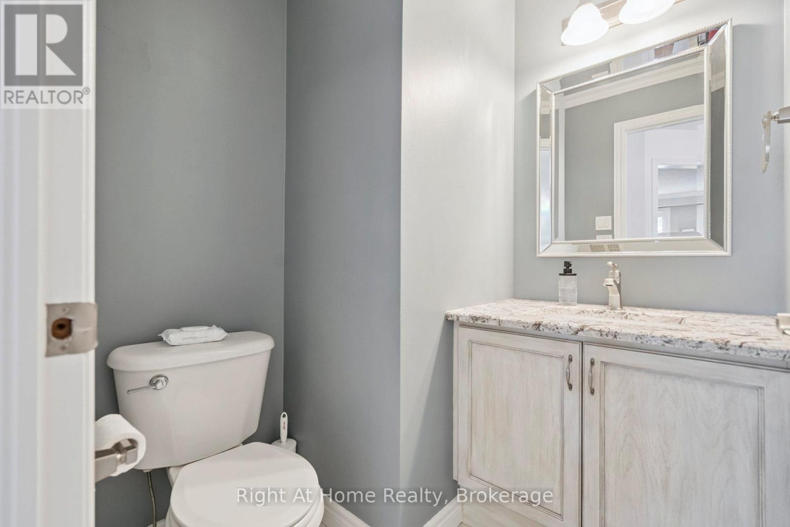 20 Scottswood Lane, Haldimand, ON - Indoor Photo Showing Bathroom