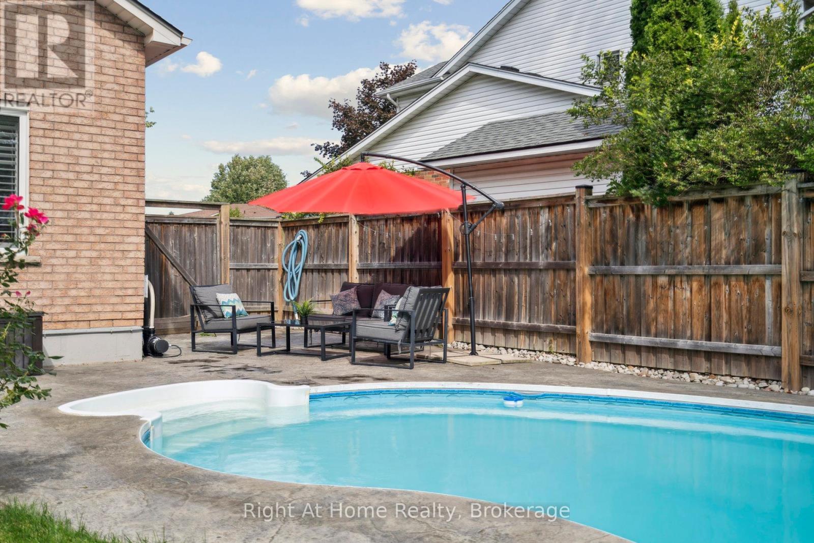 20 Scottswood Lane, Haldimand, ON - Outdoor With In Ground Pool With Deck Patio Veranda