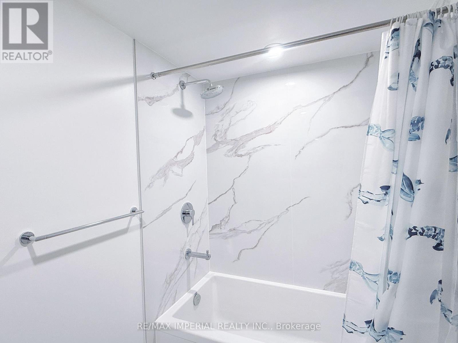 4005 - 1 Concord Cityplace Way, Toronto, ON - Photo Showing Bathroom