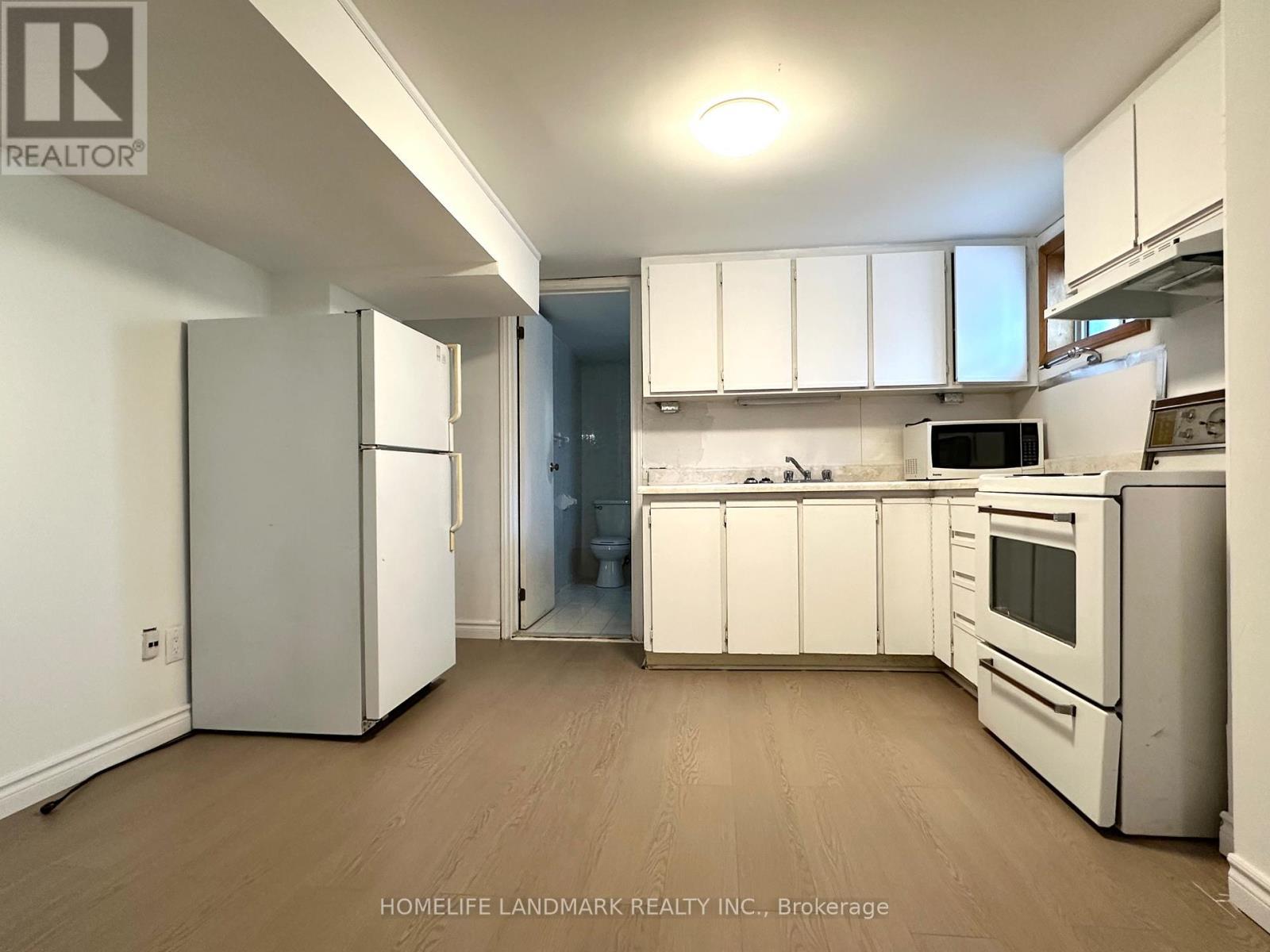 Bsmt - 46 Verwood Avenue, Toronto, ON - Indoor Photo Showing Kitchen