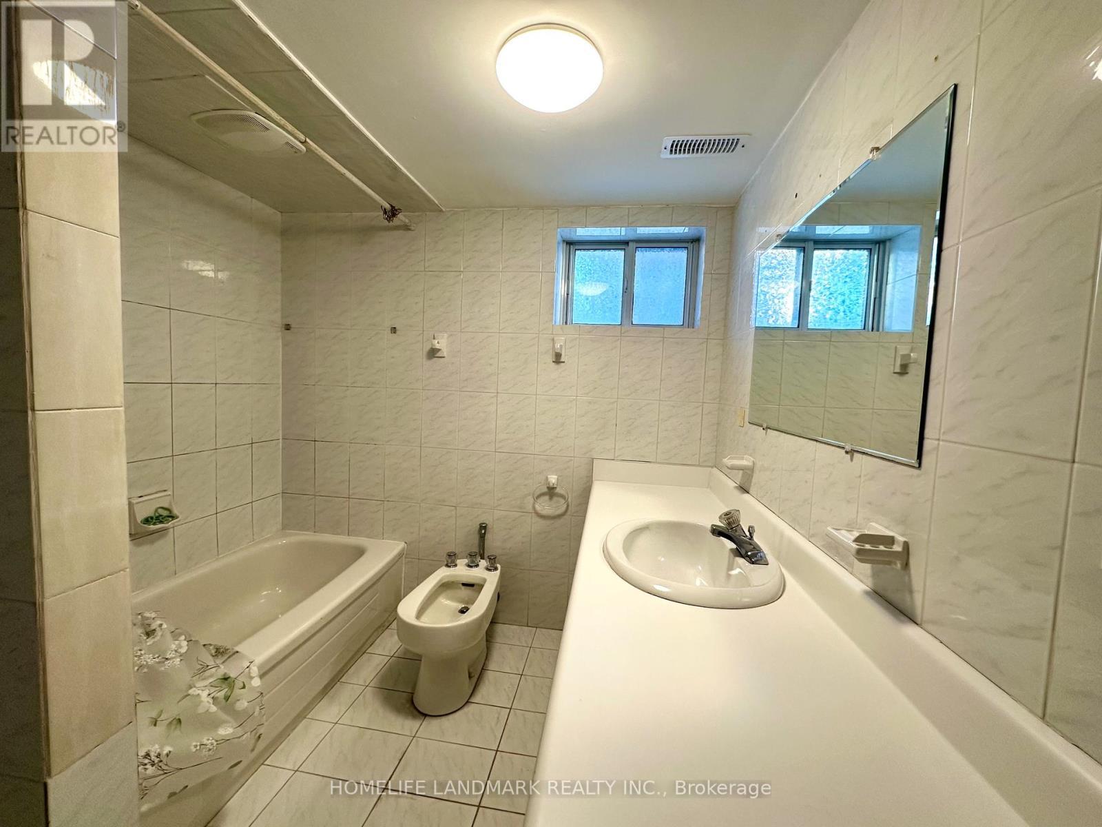 Bsmt - 46 Verwood Avenue, Toronto, ON - Indoor Photo Showing Bathroom