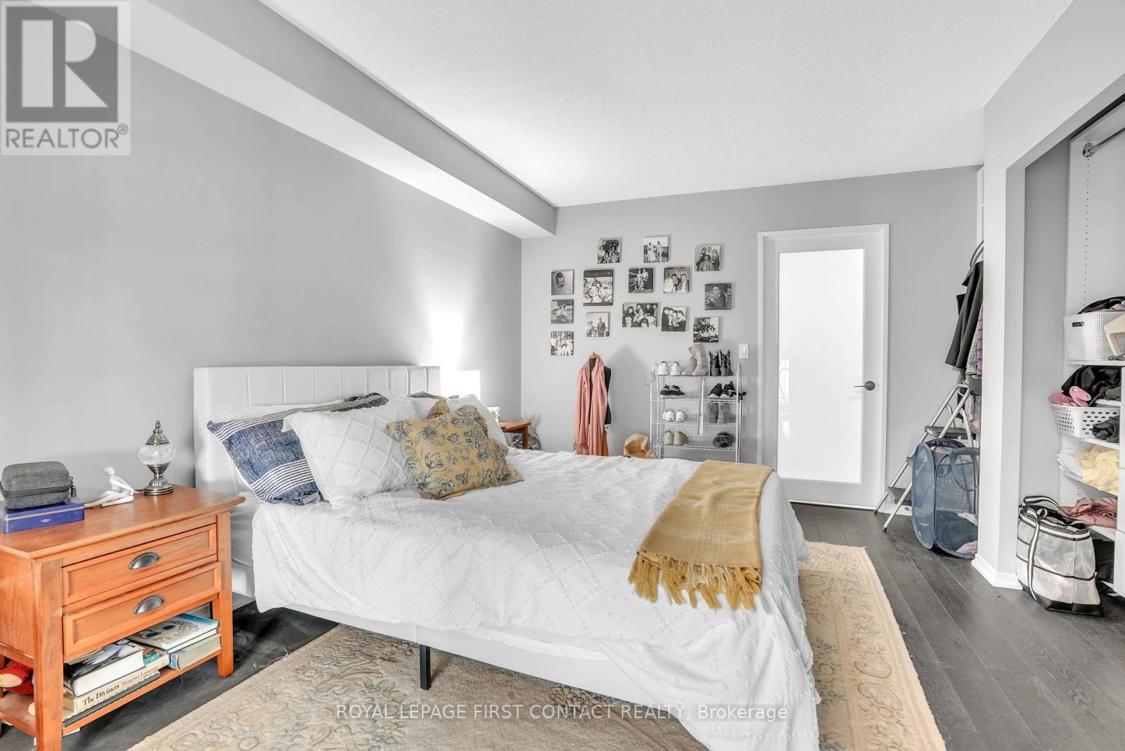 1405 - 150 Dunlop Street E, Barrie, ON - Indoor Photo Showing Bedroom