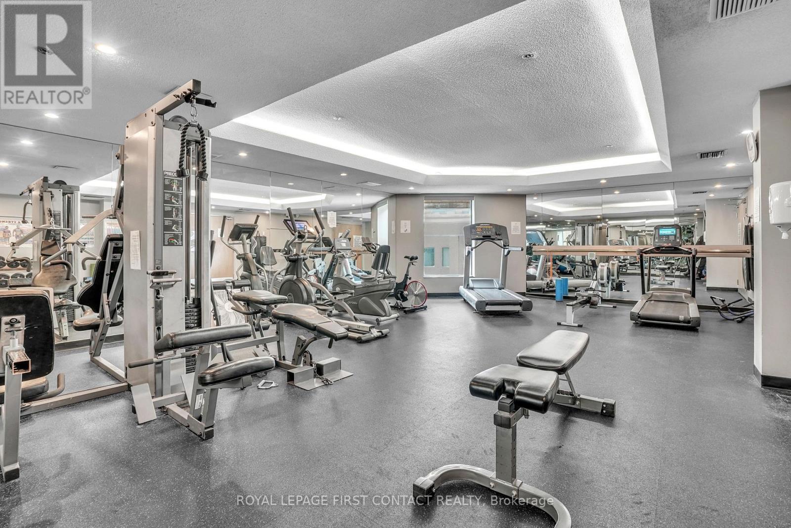 1405 - 150 Dunlop Street E, Barrie, ON - Indoor Photo Showing Gym Room