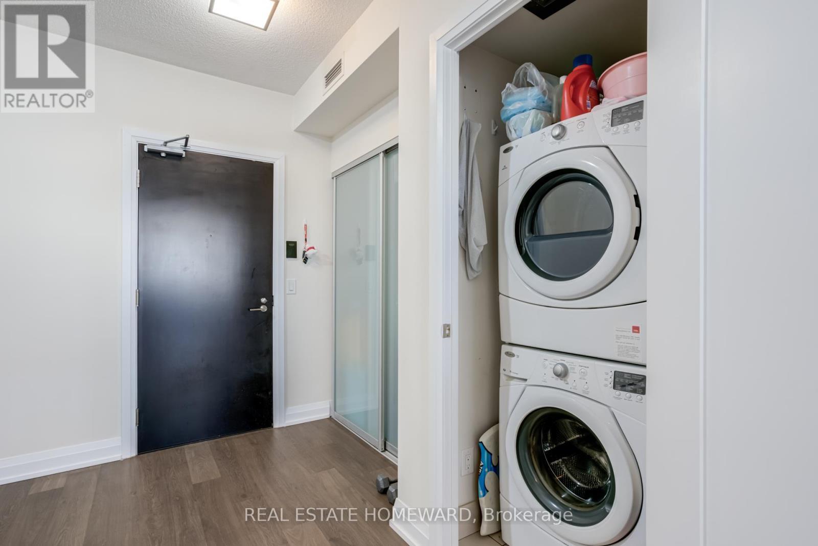 2509 - 2 Anndale Drive, Toronto, ON - Indoor Photo Showing Laundry Room