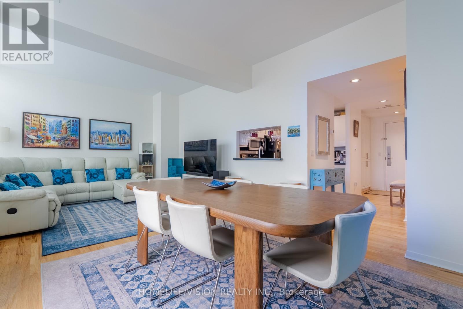 306 - 1901 Yonge Street, Toronto, ON - Indoor