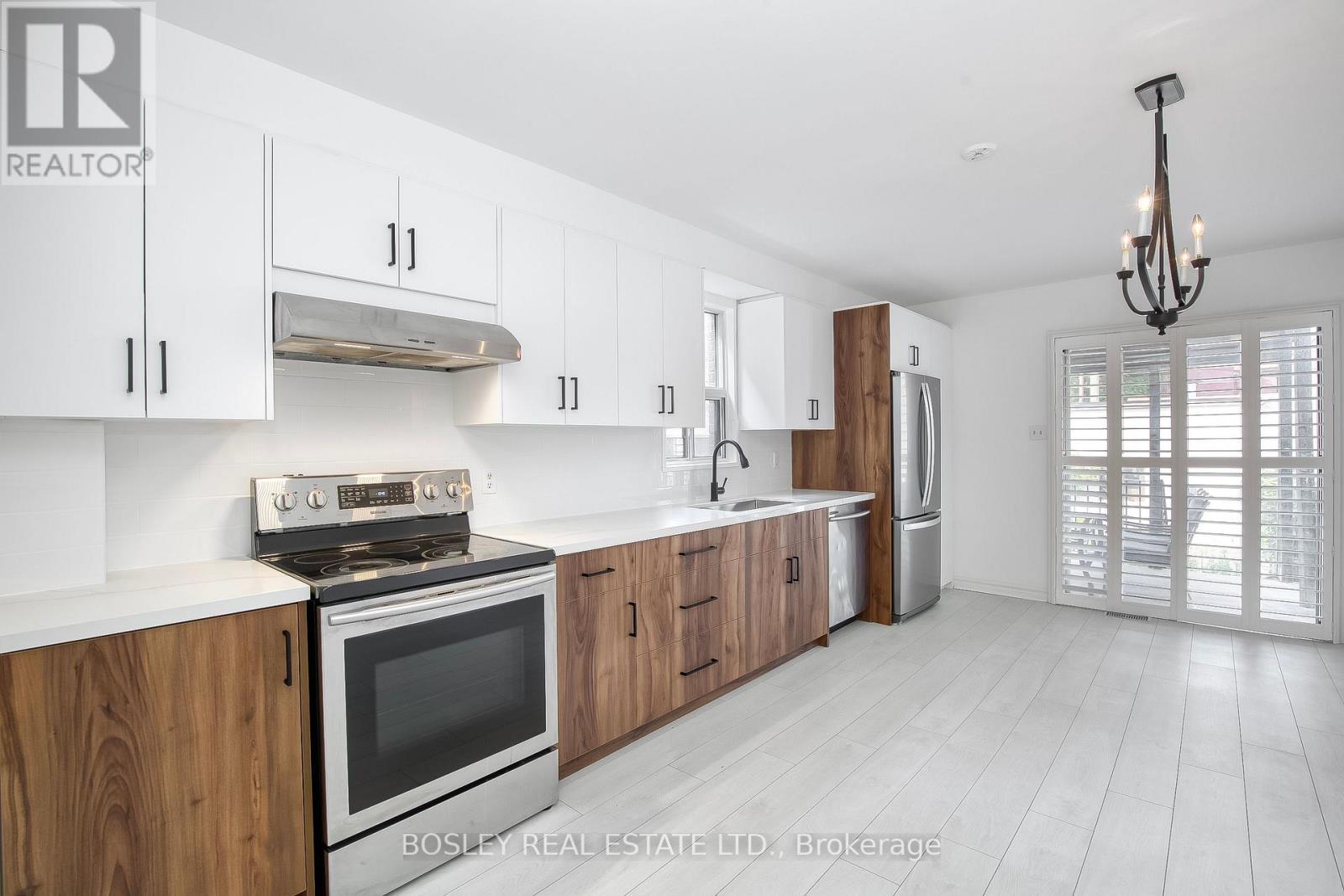 122 Lisgar Street, Toronto, ON - Indoor Photo Showing Kitchen