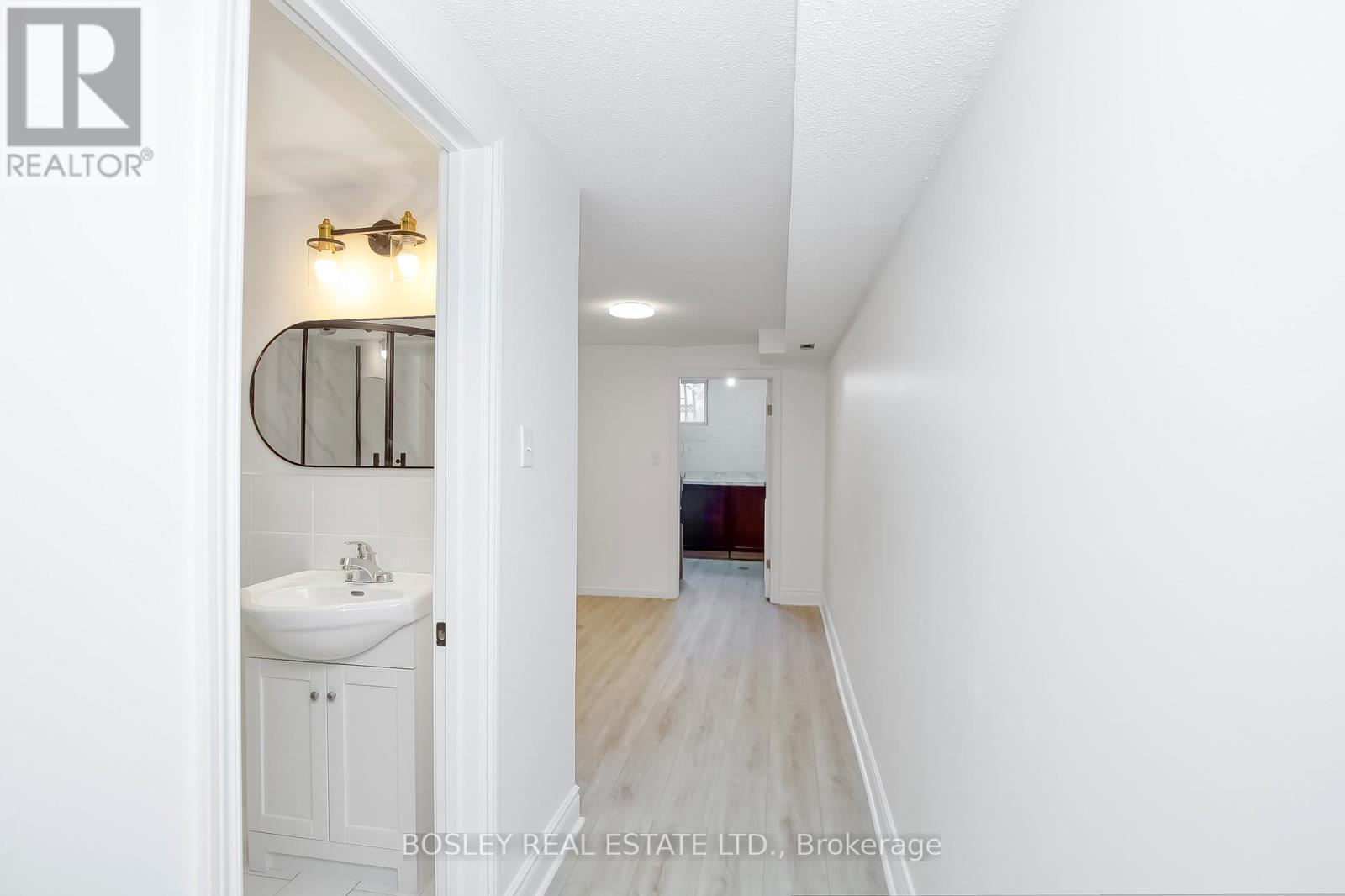 122 Lisgar Street, Toronto, ON - Indoor Photo Showing Bathroom