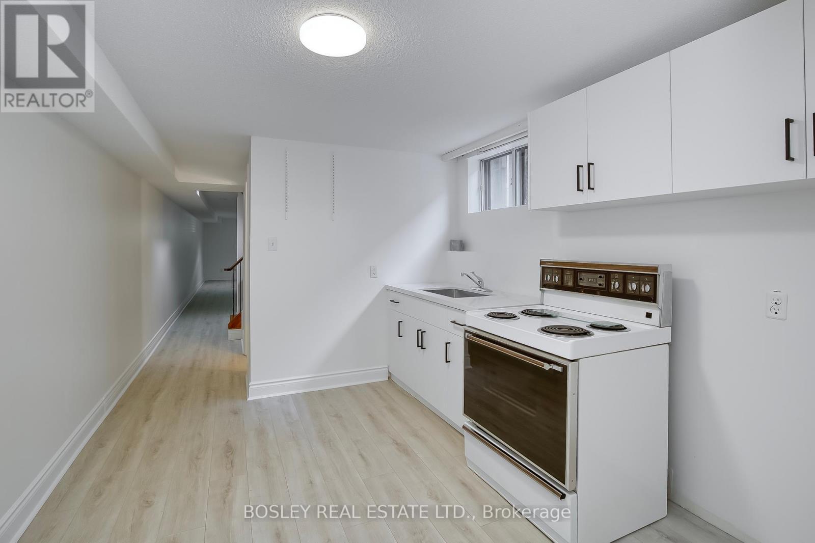 122 Lisgar Street, Toronto, ON - Indoor Photo Showing Kitchen