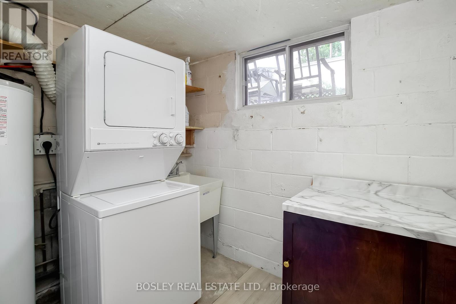 122 Lisgar Street, Toronto, ON - Indoor Photo Showing Laundry Room