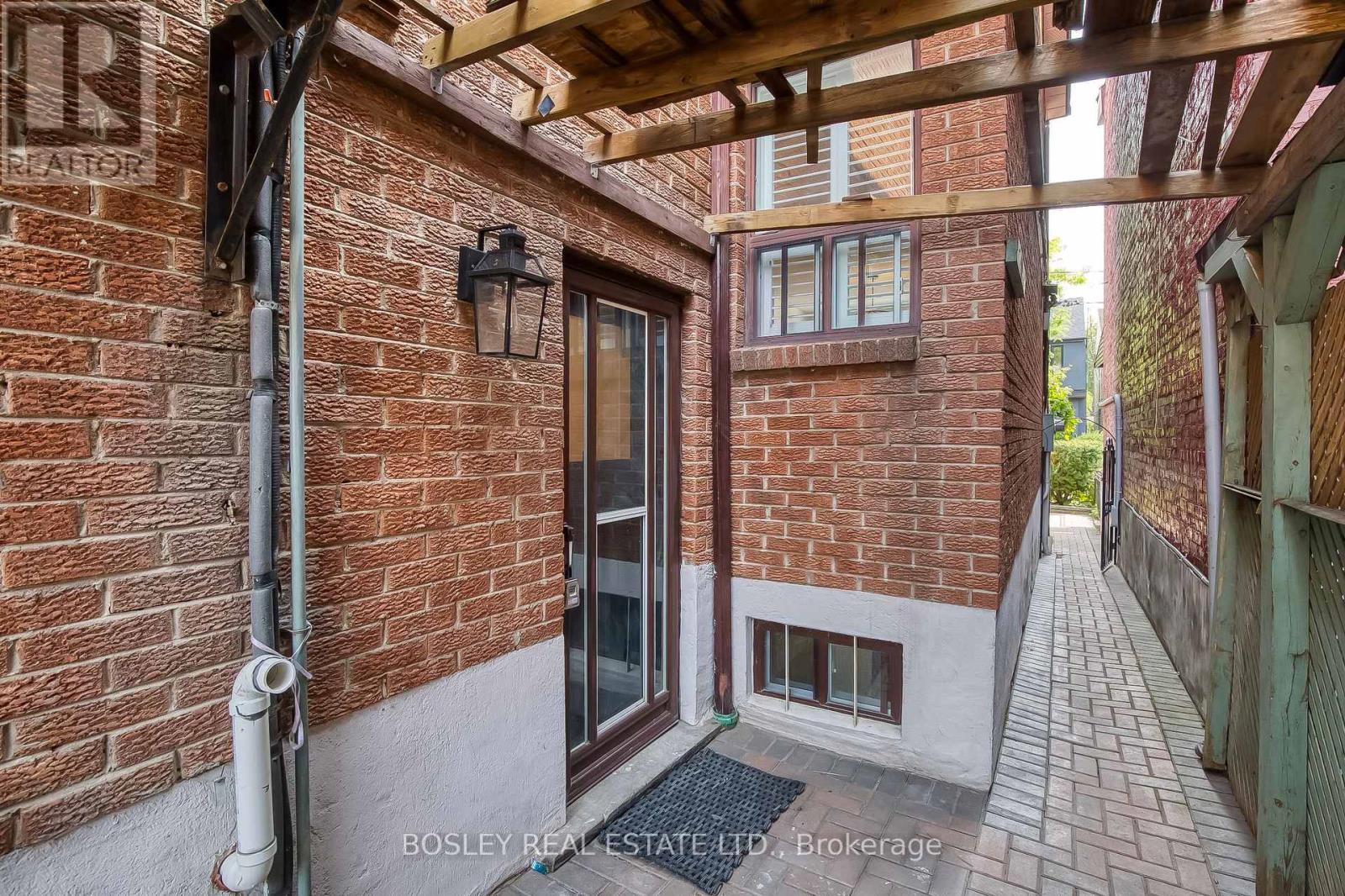 122 Lisgar Street, Toronto, ON - Photo Showing Other Room