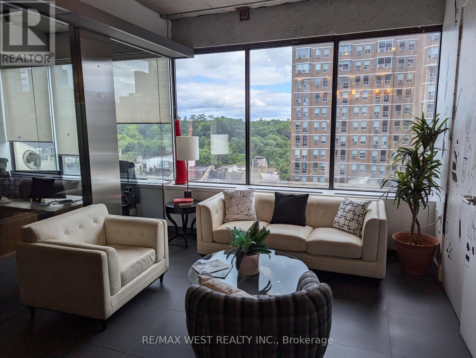 C05-01 - 920 Yonge Street, Toronto, ON