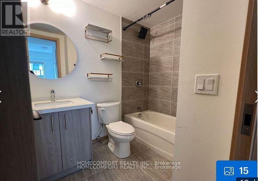 D208 - 200 Chester Le Boulevard, Toronto, ON - Indoor Photo Showing Bathroom