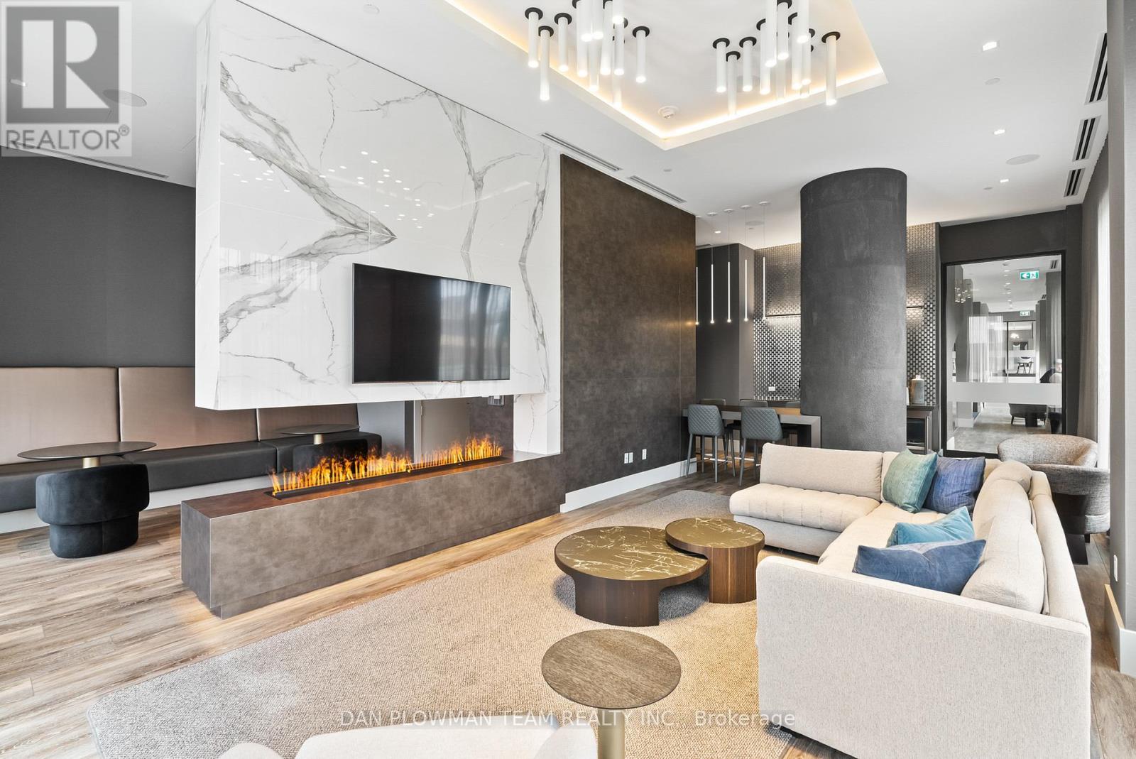 1121 - 2550 Simcoe Street N, Oshawa, ON - Indoor