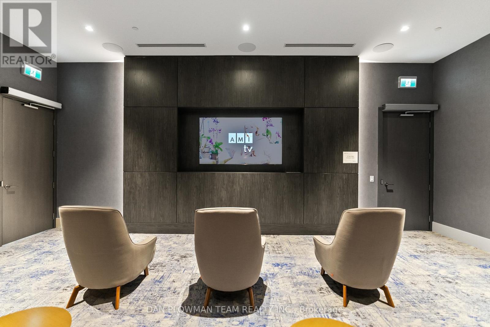 1121 - 2550 Simcoe Street N, Oshawa, ON - Indoor