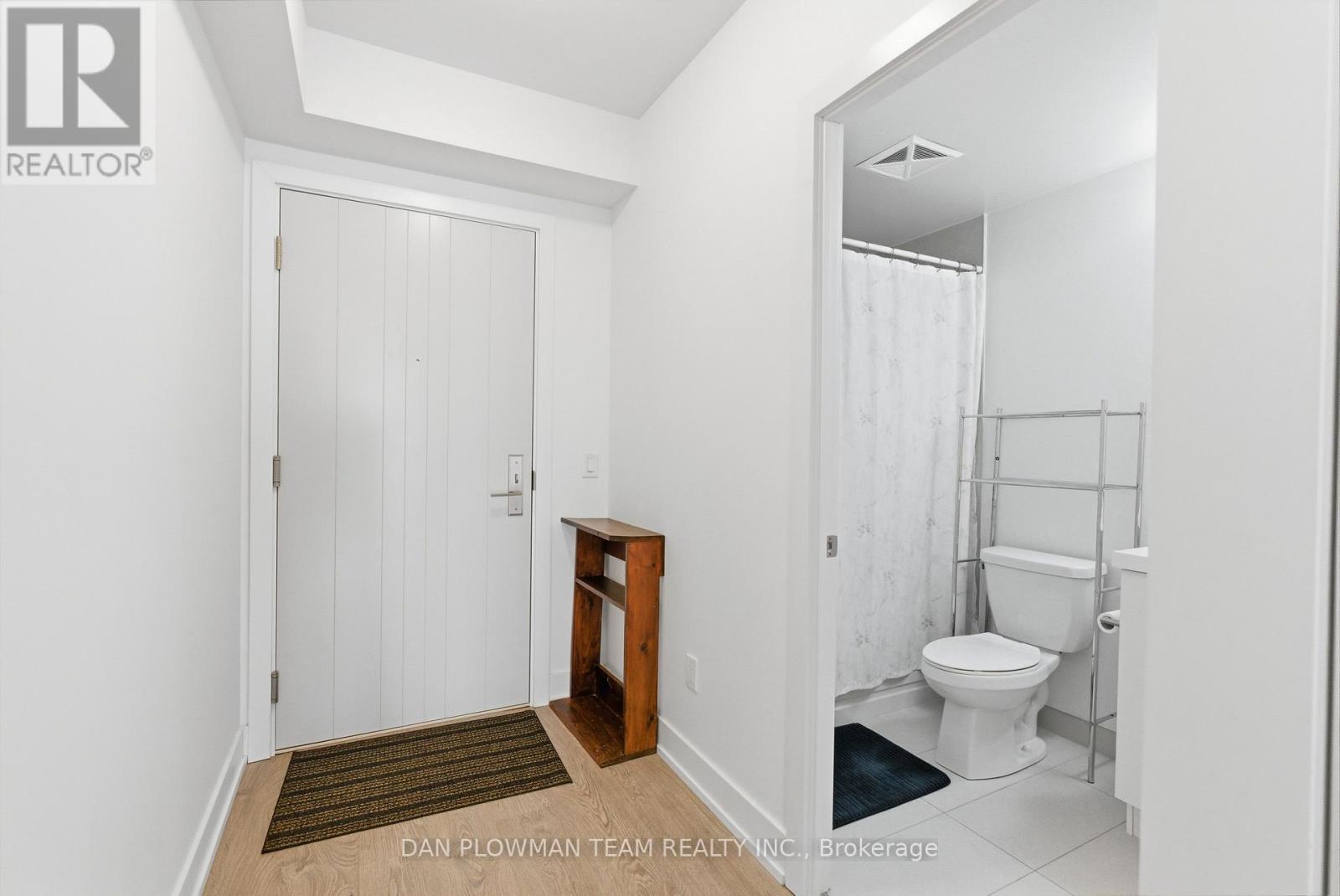1121 - 2550 Simcoe Street N, Oshawa, ON - Indoor Photo Showing Bathroom