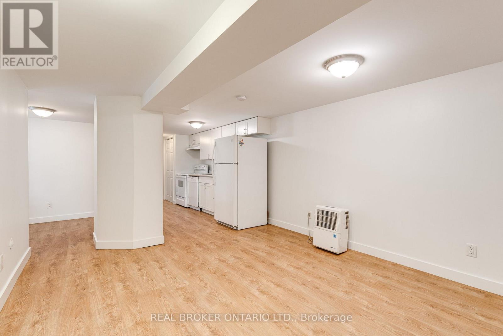 Lower - 371 Jones Avenue, Toronto, ON - Indoor Photo Showing Other Room