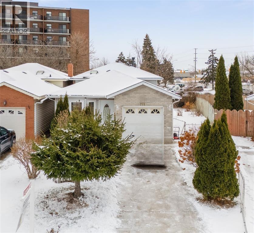 218 Oakburne Place, Sarnia, ON - Outdoor