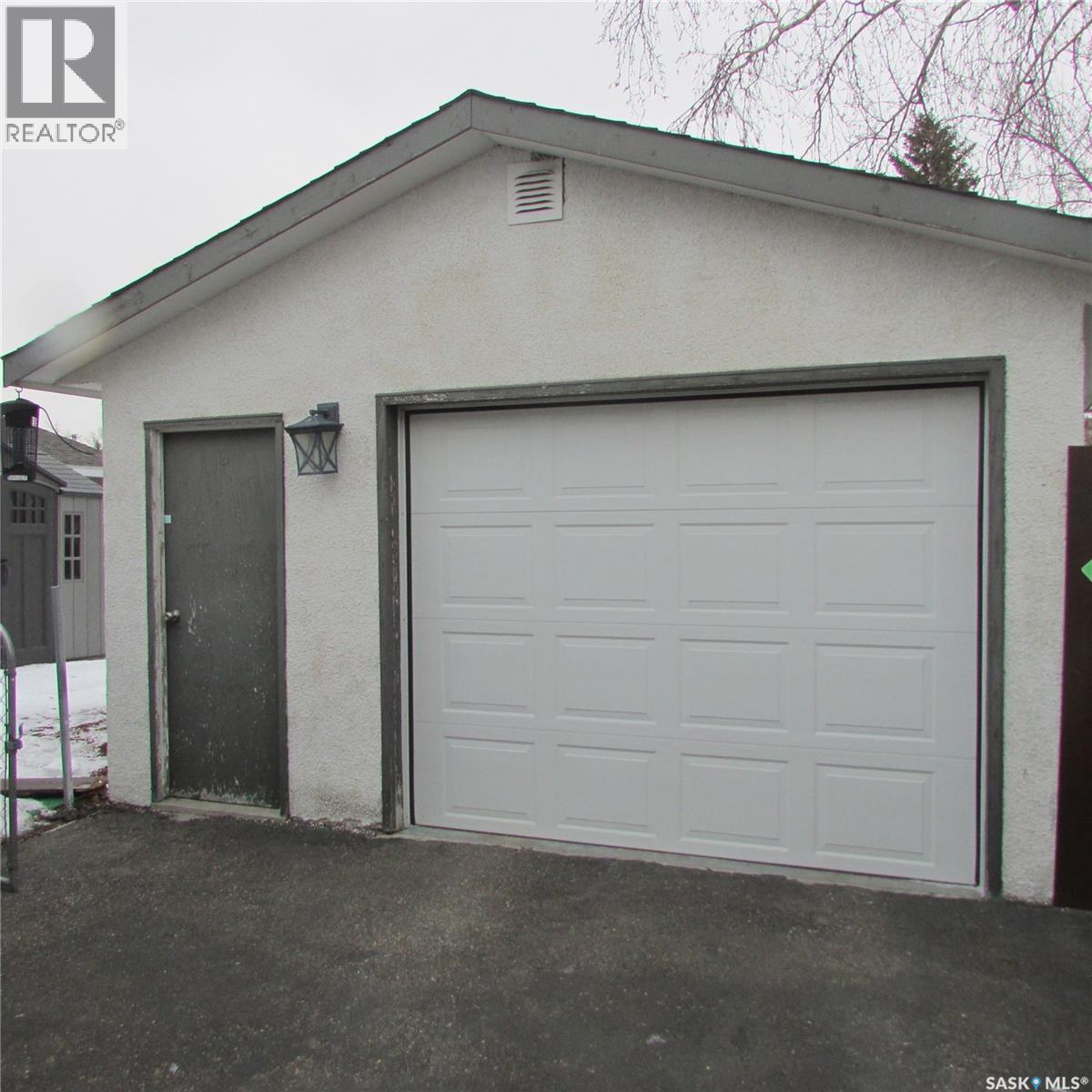 123 Bentley Drive, Regina, SK - Outdoor With Exterior