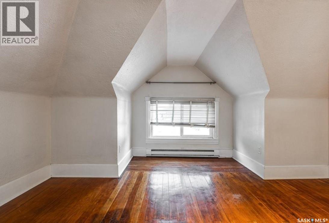 217 H Avenue S, Saskatoon, SK - Indoor Photo Showing Other Room