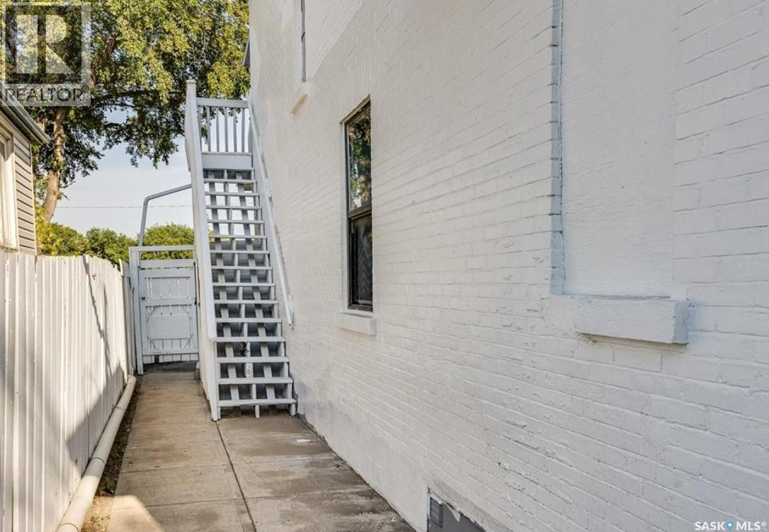 217 H Avenue S, Saskatoon, SK - Outdoor With Exterior