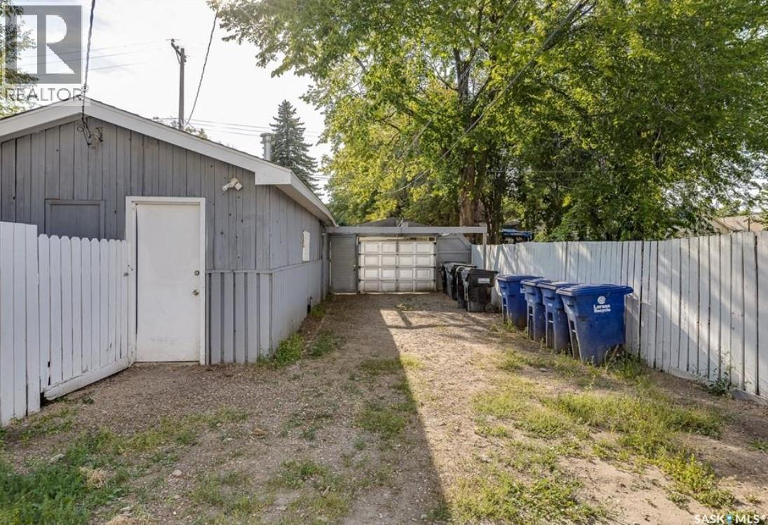 217 H Avenue S, Saskatoon, SK - Outdoor