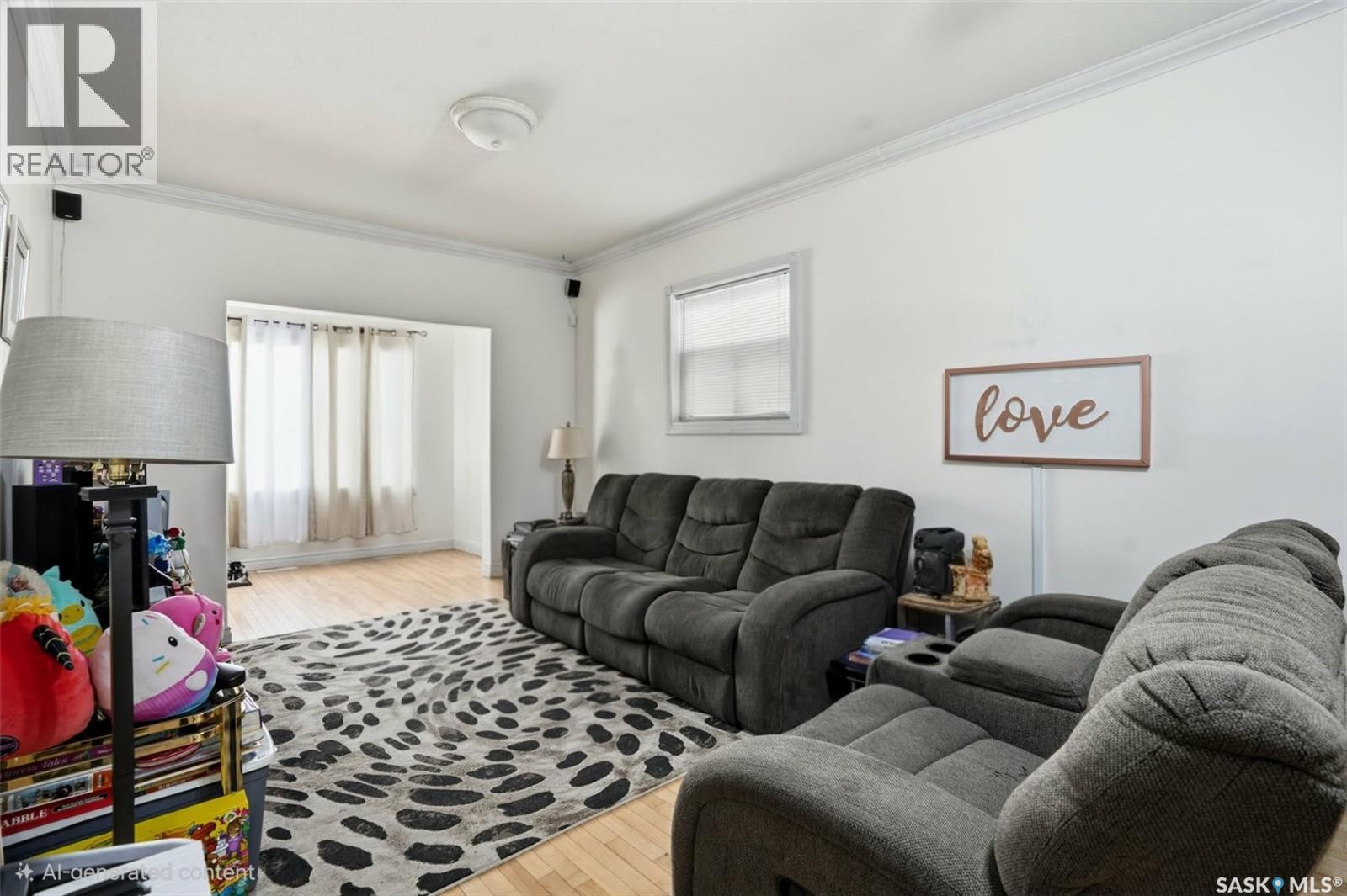 1562 Argyle Street, Regina, SK - Indoor Photo Showing Living Room