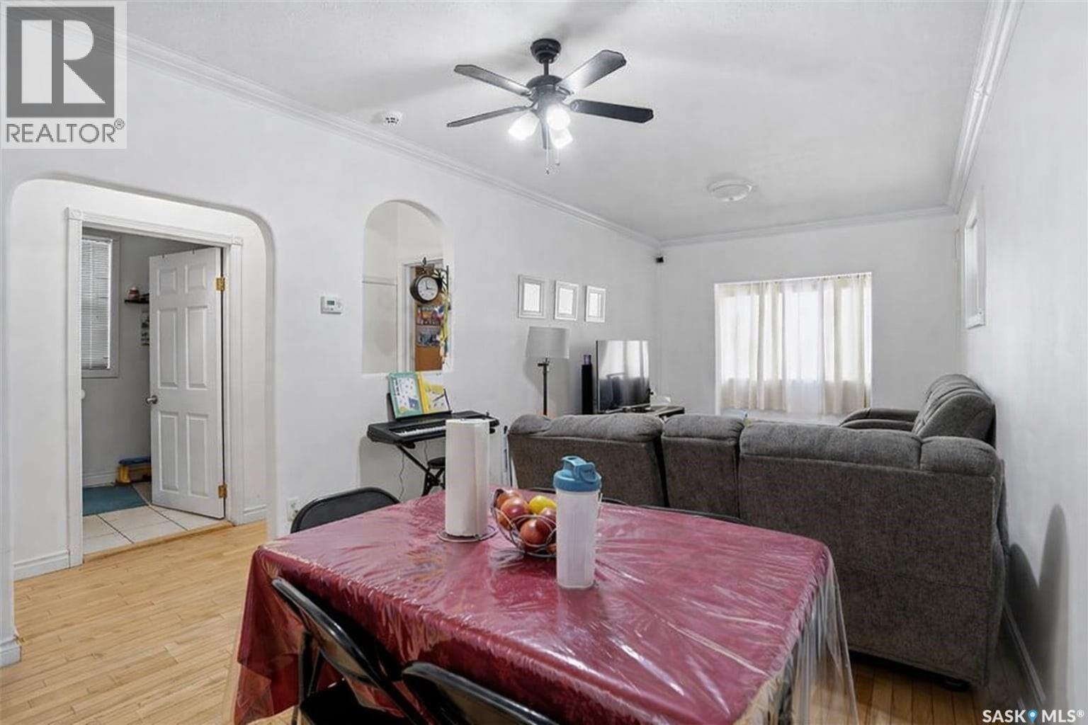 1562 Argyle Street, Regina, SK - Indoor