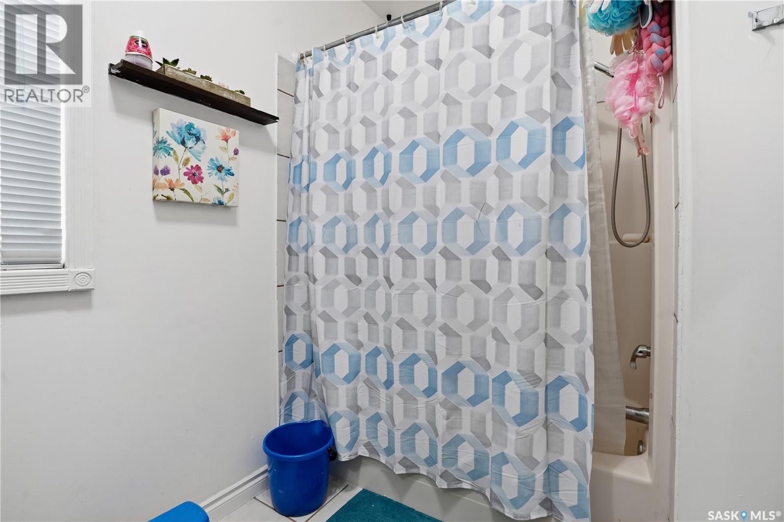 1562 Argyle Street, Regina, SK - Indoor Photo Showing Bathroom