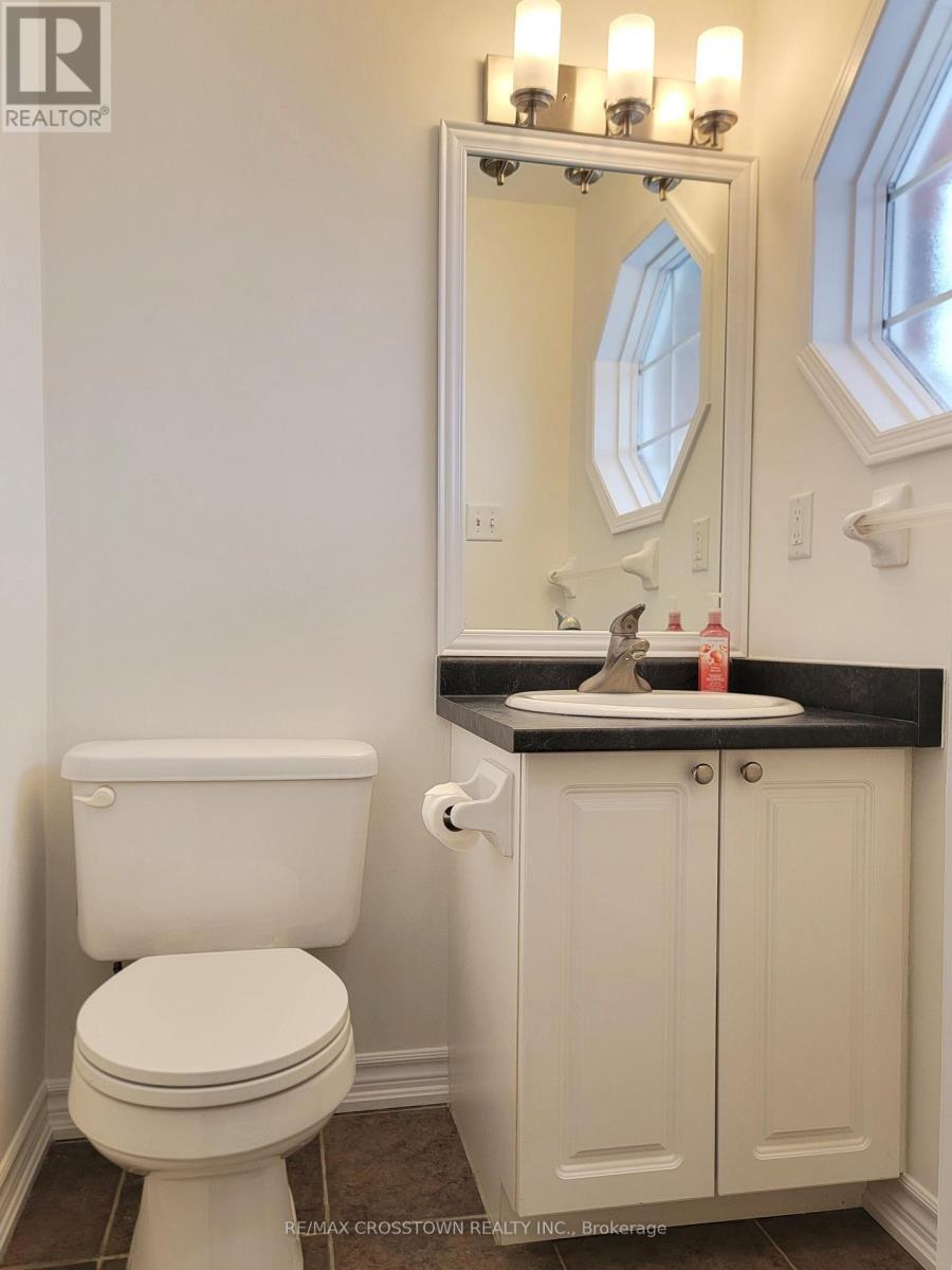 7 Addison Trail, Barrie, ON - Indoor Photo Showing Bathroom