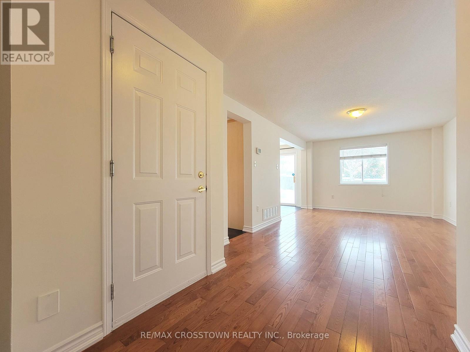 7 Addison Trail, Barrie, ON - Indoor Photo Showing Other Room