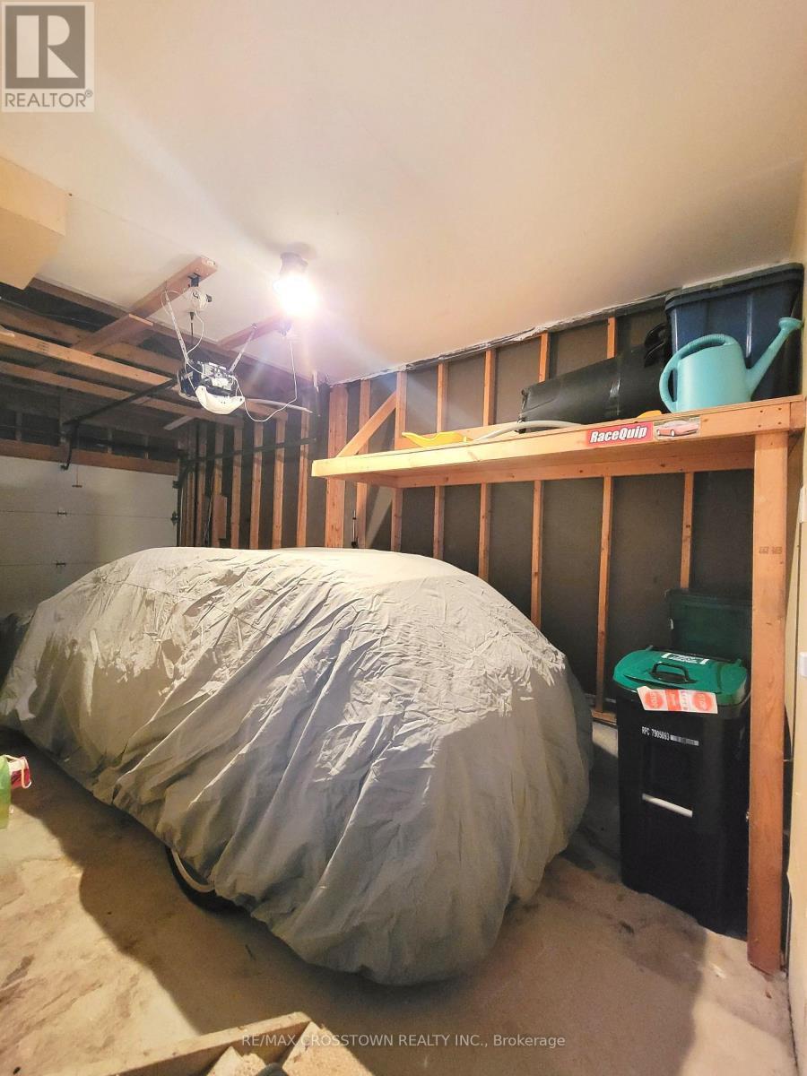 7 Addison Trail, Barrie, ON - Indoor Photo Showing Bedroom