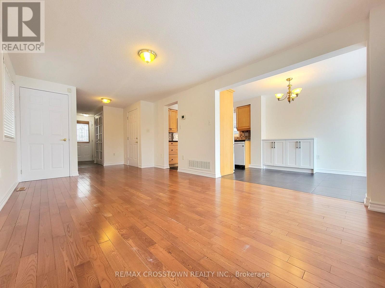 7 Addison Trail, Barrie, ON - Indoor Photo Showing Other Room