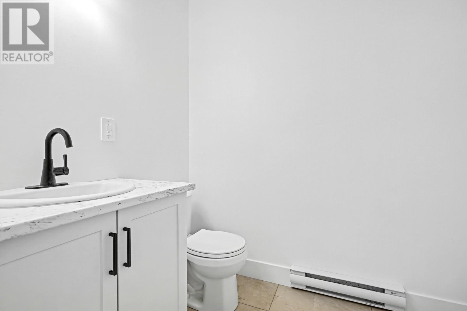 21-23 Cameron Place, Pouch Cove, NL - Indoor Photo Showing Bathroom