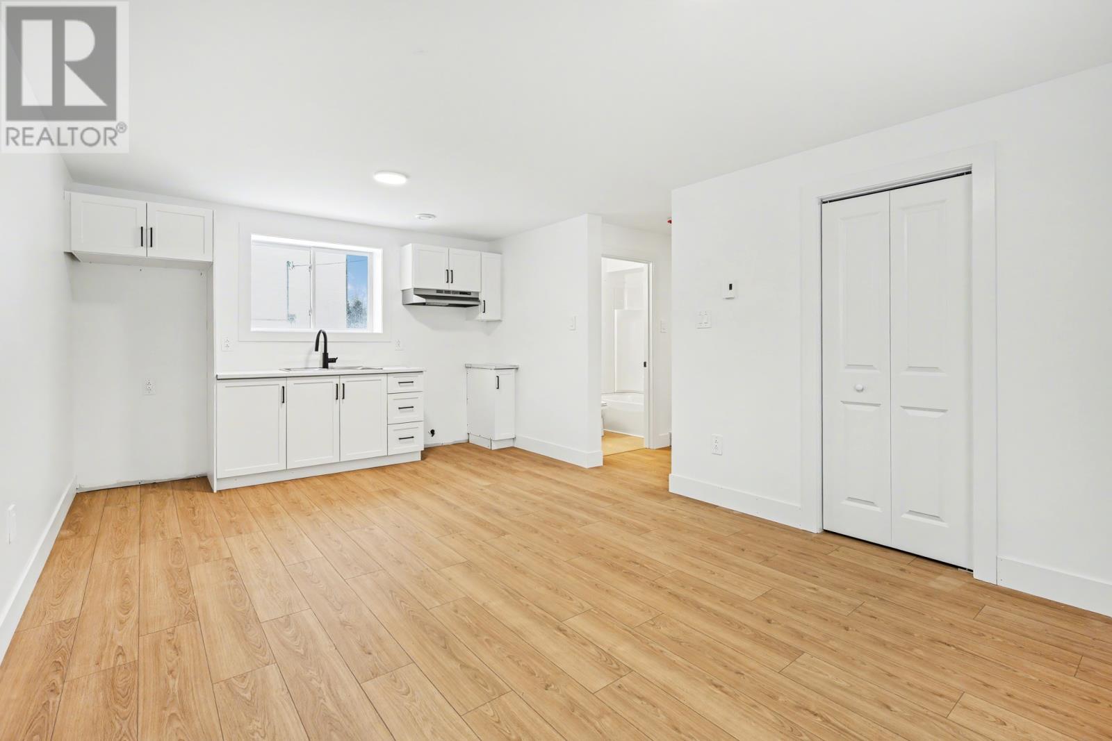 21-23 Cameron Place, Pouch Cove, NL - Indoor Photo Showing Kitchen