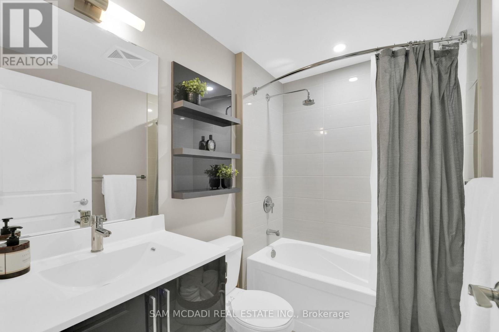 Ph1 - 16 Brookers Lane, Toronto, ON - Indoor Photo Showing Bathroom