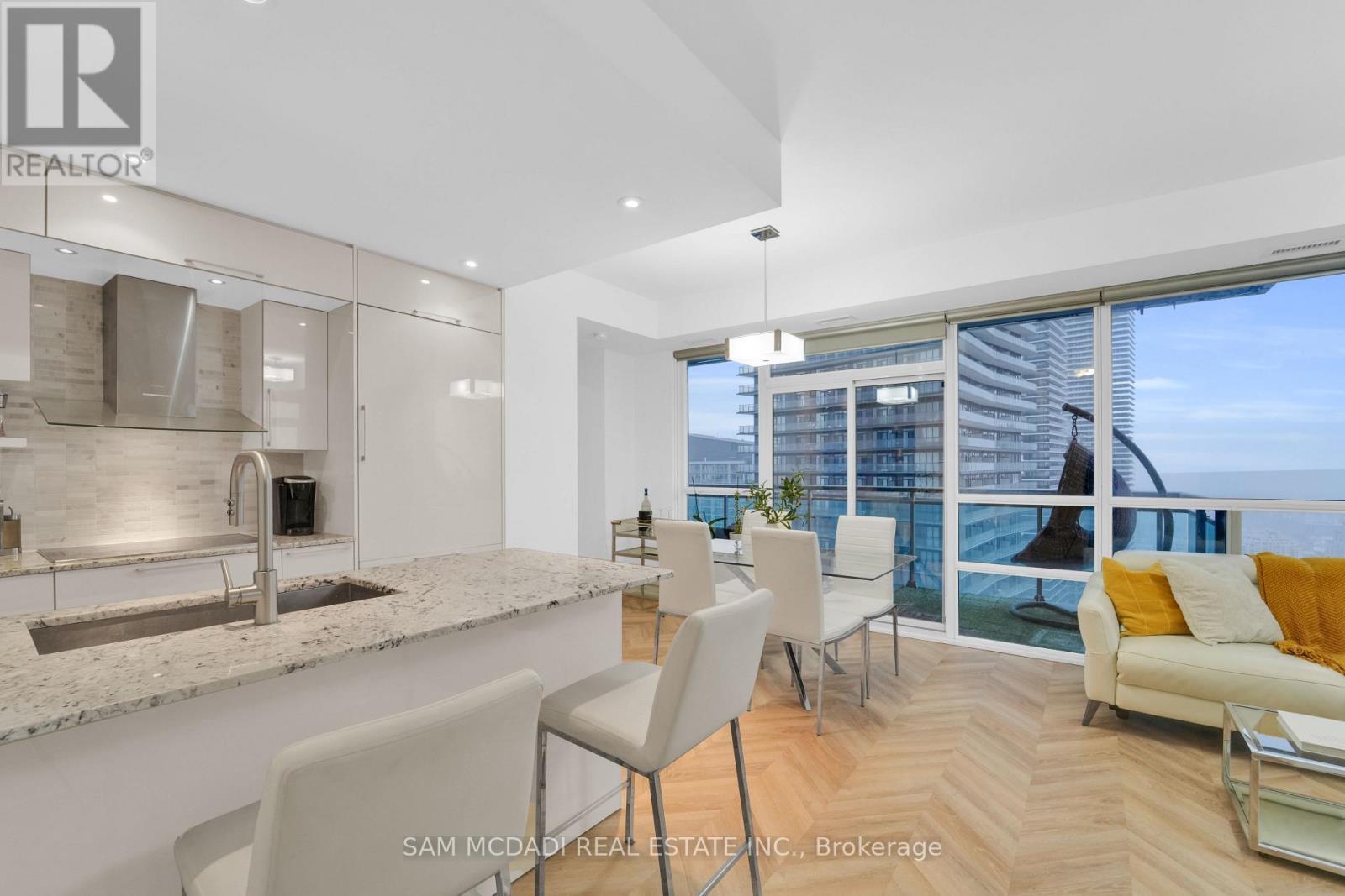 Ph1 - 16 Brookers Lane, Toronto, ON - Indoor Photo Showing Kitchen With Upgraded Kitchen
