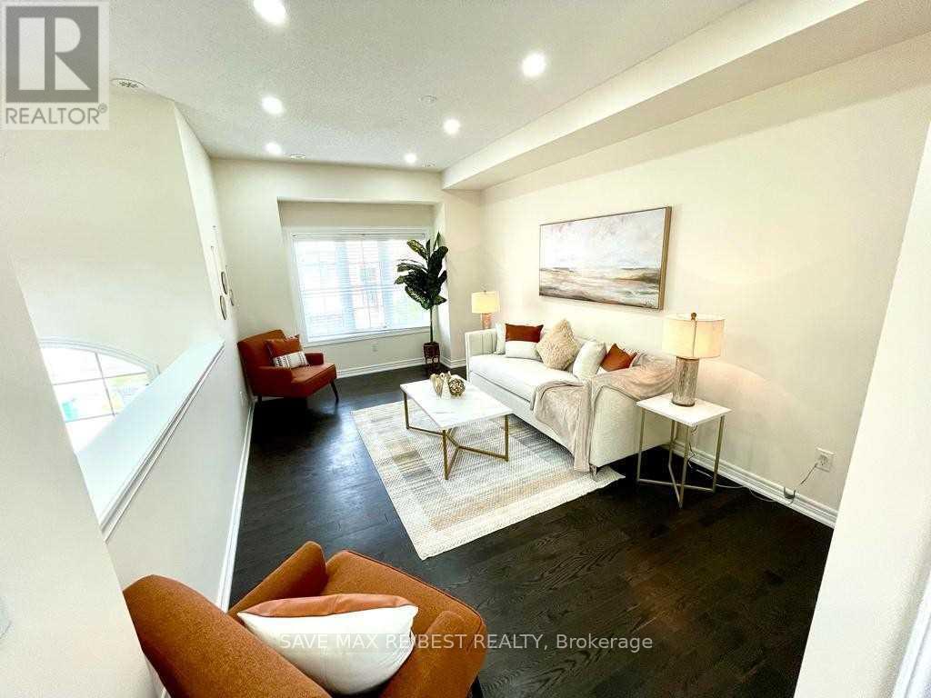 12 Aspen Hill Road, Brampton, ON - Indoor Photo Showing Living Room