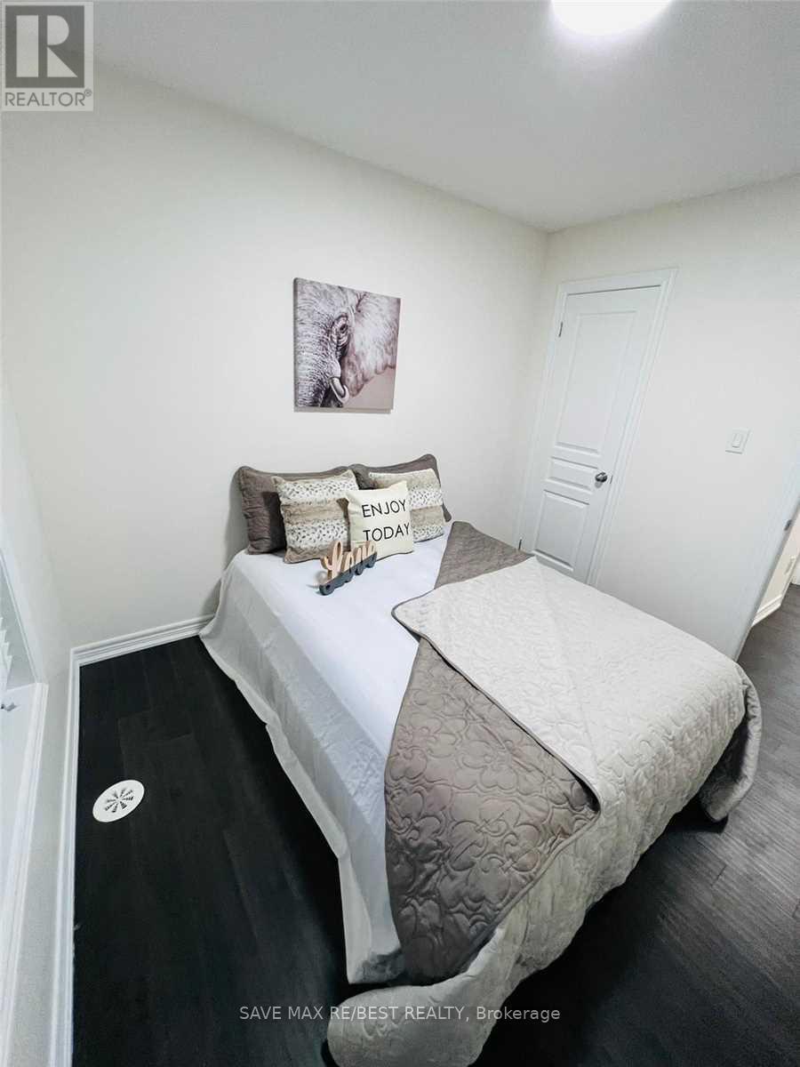 12 Aspen Hill Road, Brampton, ON - Indoor Photo Showing Bedroom