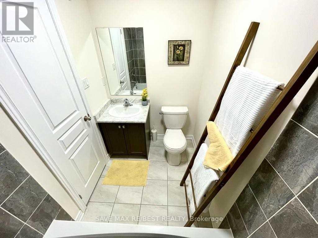 12 Aspen Hill Road, Brampton, ON - Indoor Photo Showing Bathroom