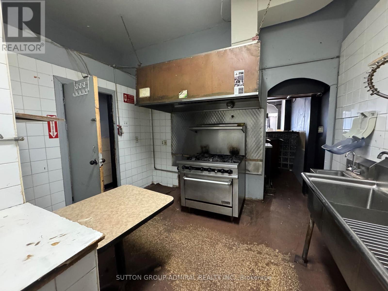 1602 Eglinton Avenue W, Toronto, ON