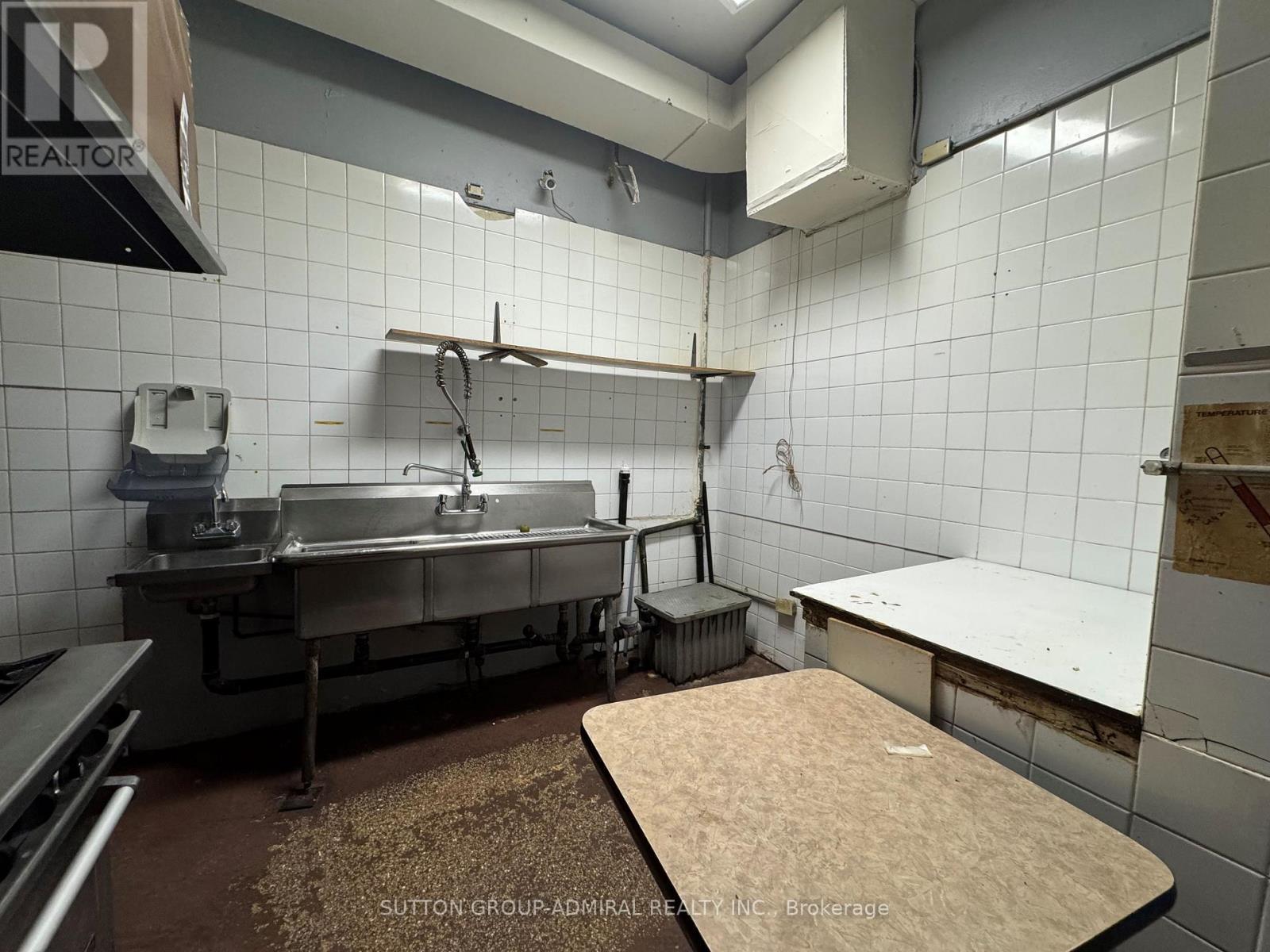 1602 Eglinton Avenue W, Toronto, ON