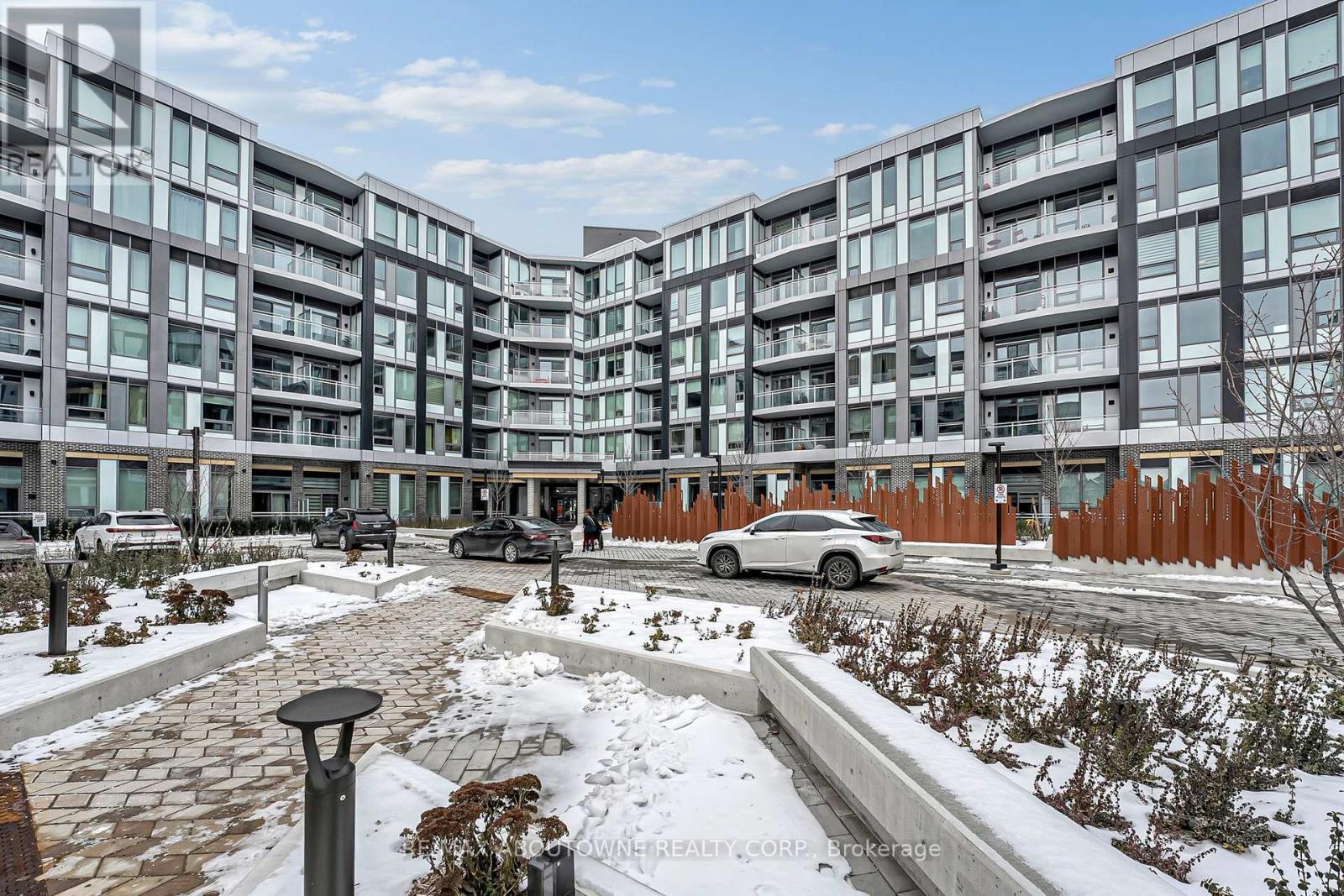 623 - 2501 Saw Whet Boulevard, Oakville, ON - Outdoor With Balcony With Facade